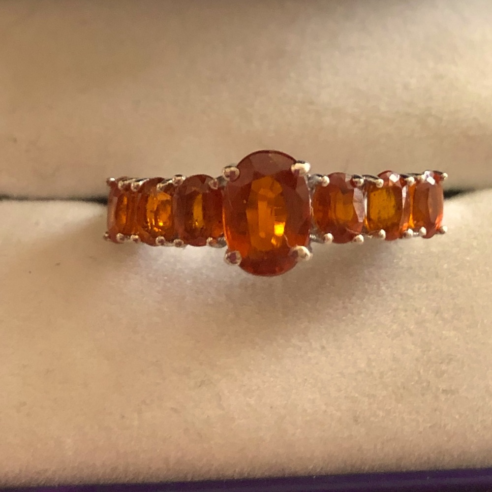Bnip. Ladies ring.